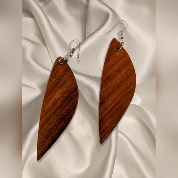 Handmade African wooden Earrings brown - Picture 3 of 4